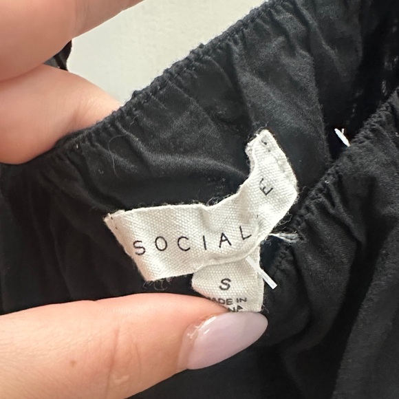 Socialite Black Ruffled Button-Front Tank Top - Picture 2 of 3